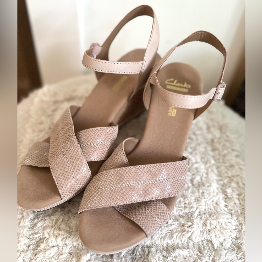 Clarks Helio Latitude Wedge Soft Cushion Sandal Tan Leather Size 10